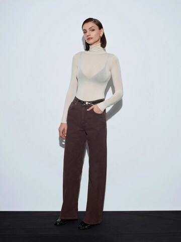 Dilvin Wide leg Pants in Brown: front