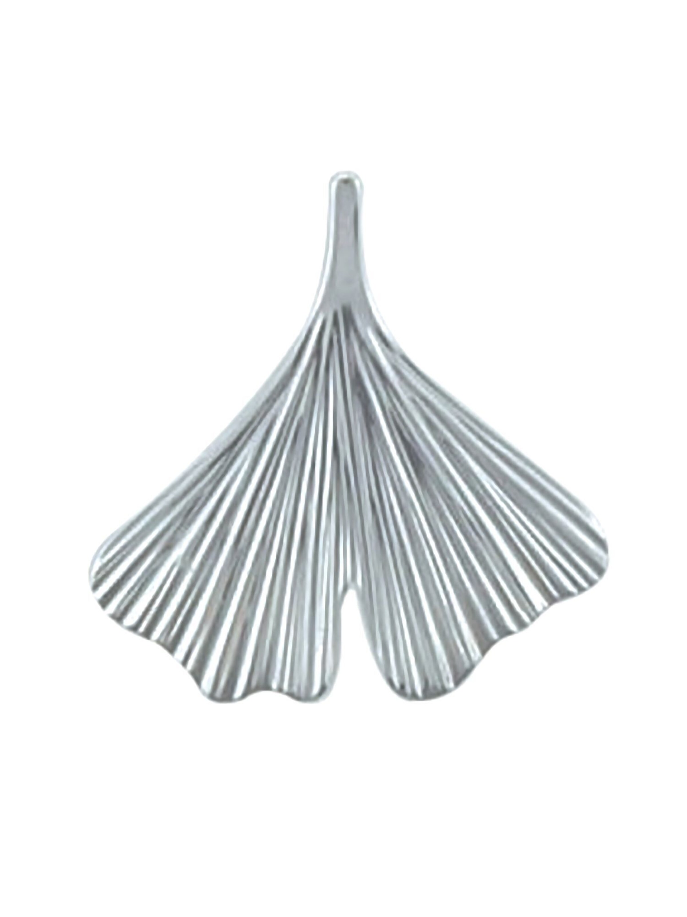 Adelia´s Pendant 'Ginkoblatt' in Silver: front