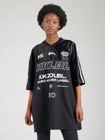 Tricou supradimensional de la Karo Kauer pe negru: față