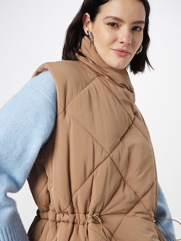 River Island Bodywarmer in Bruin