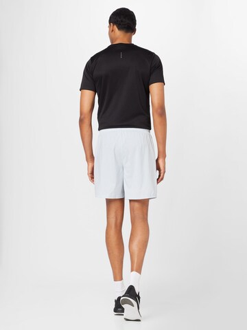 PUMA Regular Sportshorts 'Favourite' in Grau