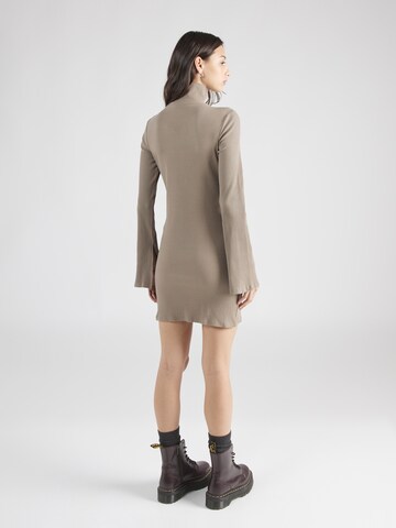 Monki Kleid in Beige