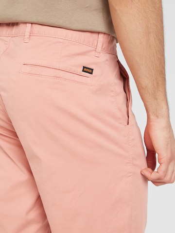 BOSS Orange - Slimfit Calças chino em rosa