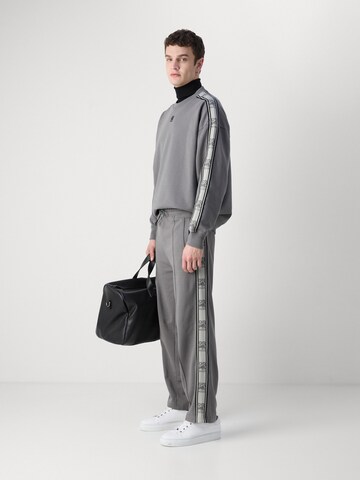 Loosefit Pantalon 'Dishorte' HUGO en gris