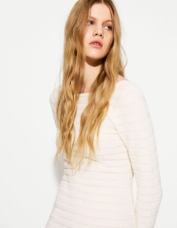 Robes en maille Bershka en beige