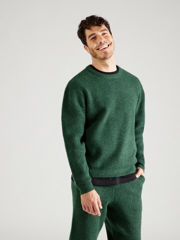 ABOUT YOU x Jaime Lorente Sweater 'Santino' in Green: front