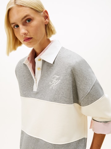 TOMMY HILFIGER Bluzka sportowa w kolorze szary