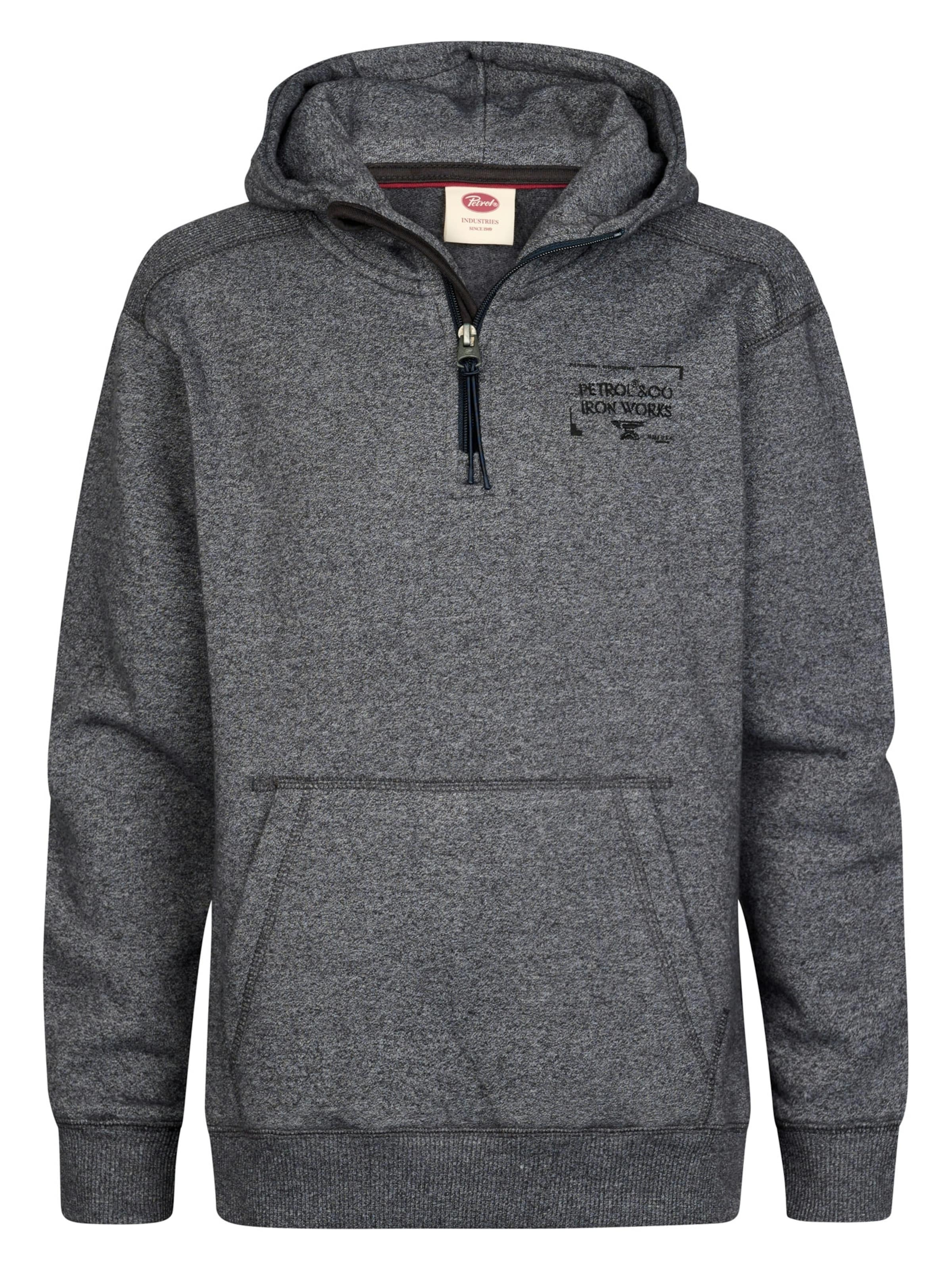 PETROL Sweatshirt in Grijs: voorkant
