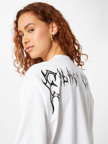 T-shirt oversize Public Desire en blanc