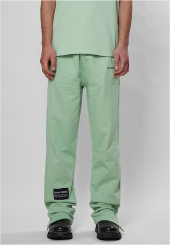 Regular Pantaloni 'Sense' de la 9N1M SENSE pe verde: față