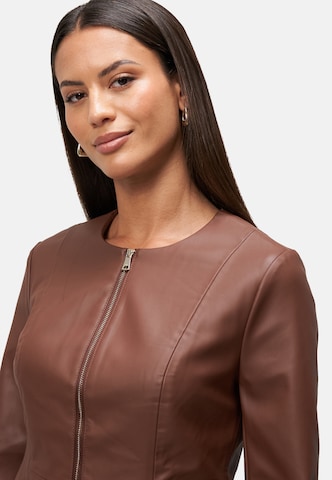 zero Blazer in Brown