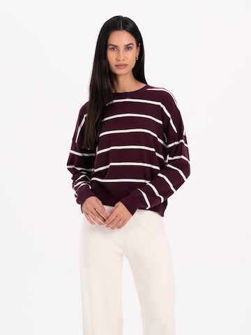 MYLAVIE by Sarah Harrison Trui in Rood: voorkant