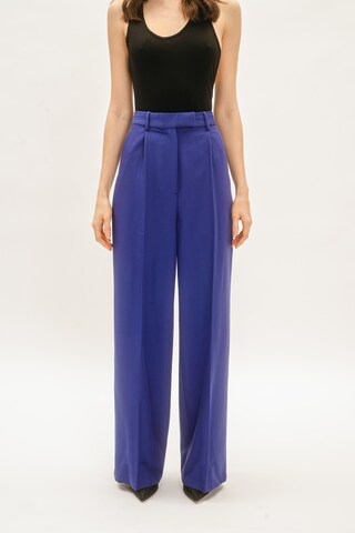 Casa Mara Loose fit Pants 'MARA' in Blue: front