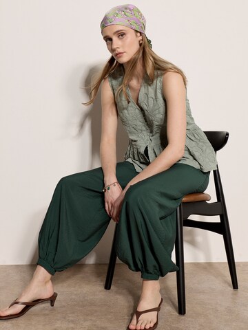 Apricot Loose fit Pants ' ' in Green