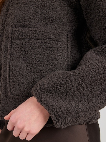 Giacca di mezza stagione 'N-Madi' di Noella in marrone