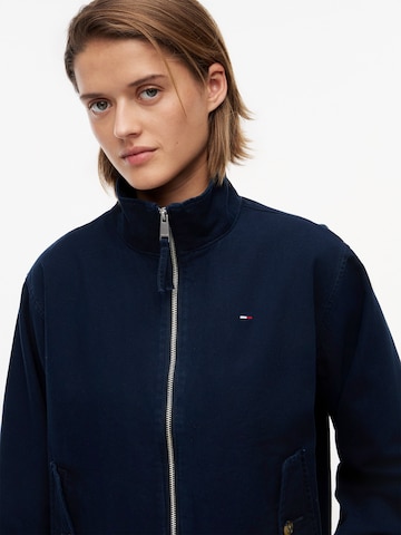 Tommy Jeans Overgangsjakke i blå
