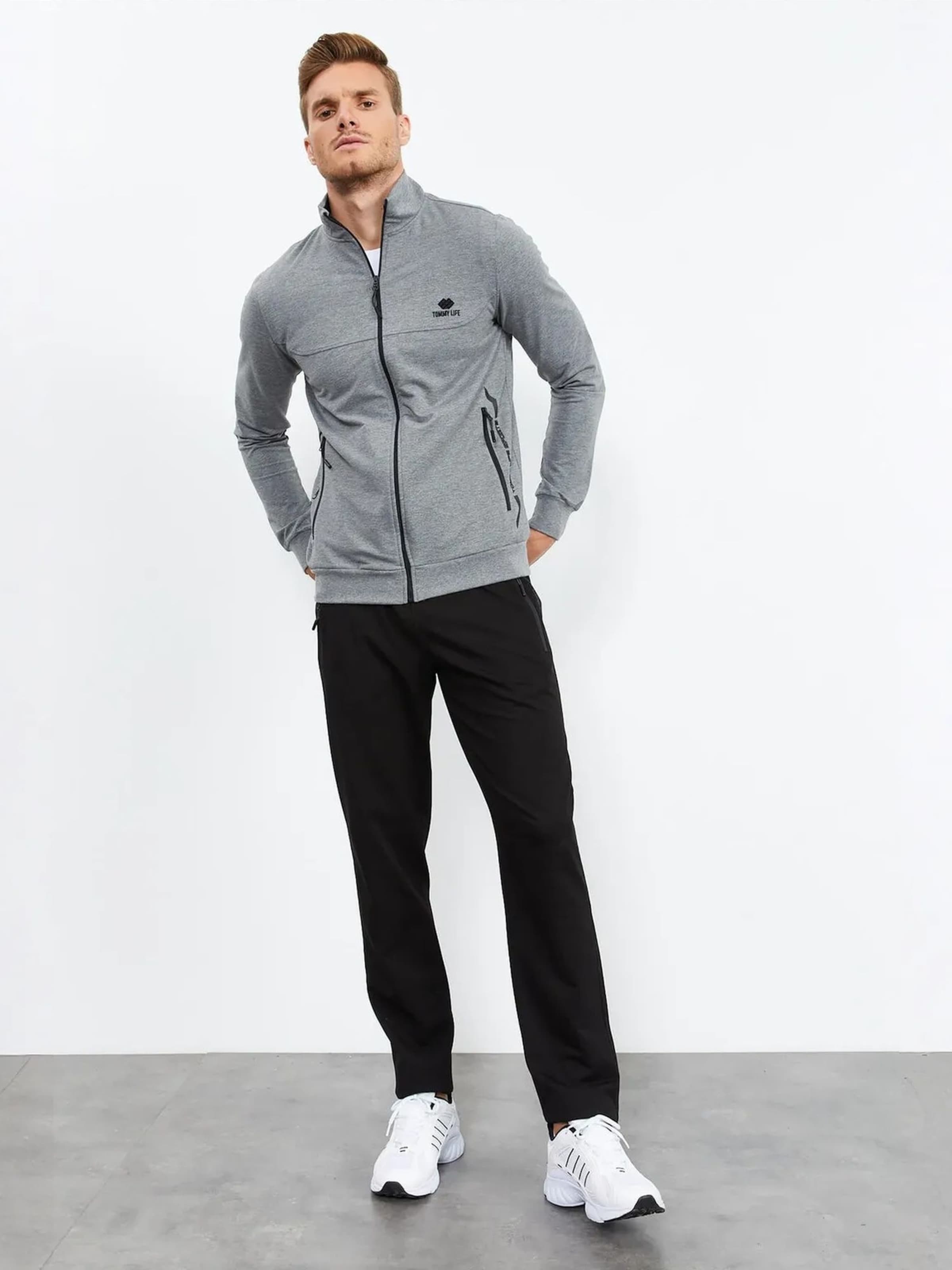 Tuta da jogging di Tommy Life in grigio: frontale
