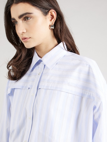 REMAIN Blouse in Blauw
