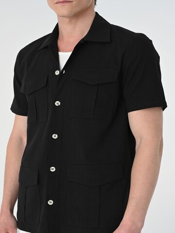 Antioch Comfort Fit Hemd in Schwarz