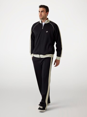GUESS Zip-Up Hoodie in Black