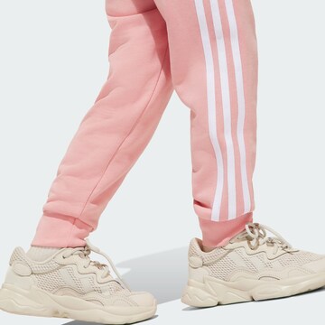 ADIDAS ORIGINALS Joggingdragt 'Adicolor' i pink