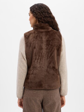 Marie Lund Vest in Brown