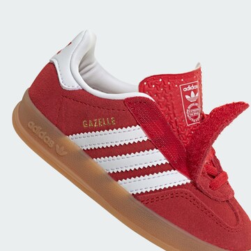 Baskets 'Gazelle' ADIDAS ORIGINALS en rouge