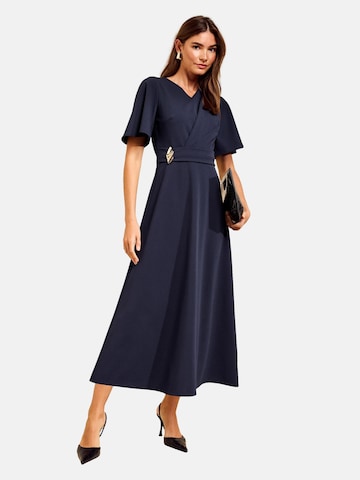 Friends Like These Kleid in Blau: Vorderseite