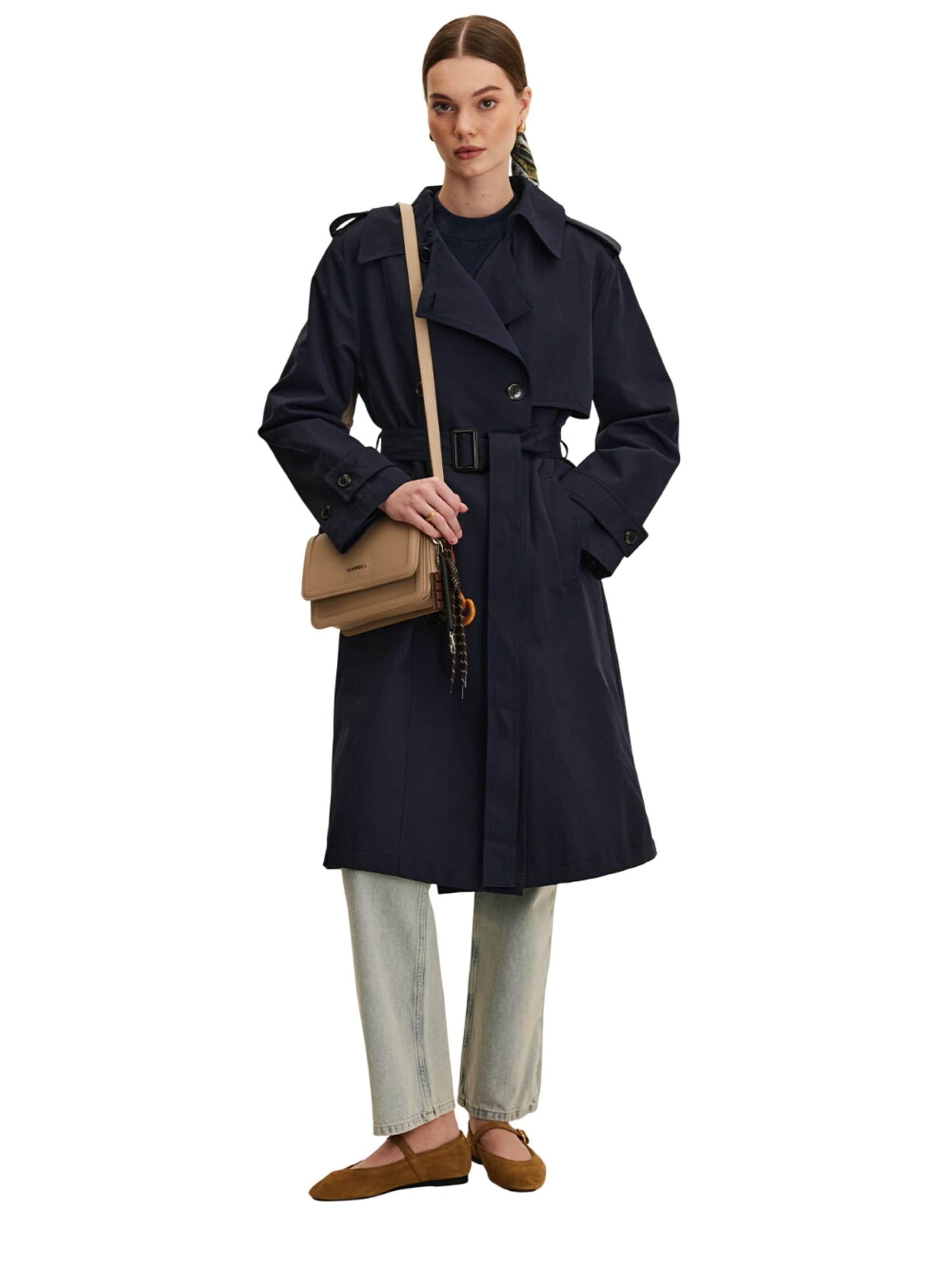 MANUKA Between-seasons coat in Blue: front