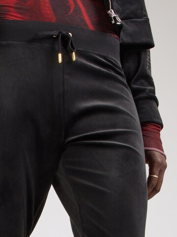 Juicy Couture - Tapered Pantalón 'ALIX' en negro