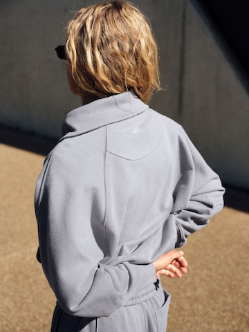 self. Sweatshirt in Grijs