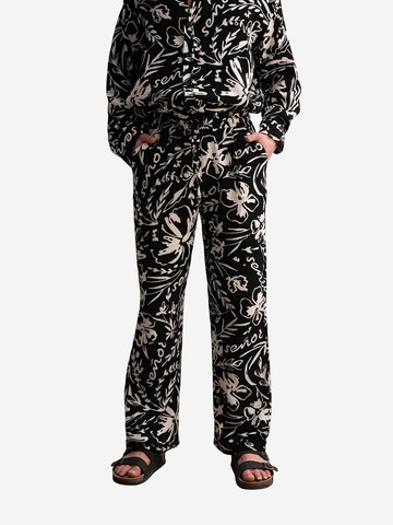Loosefit Pantaloni di Giesto in nero: frontale