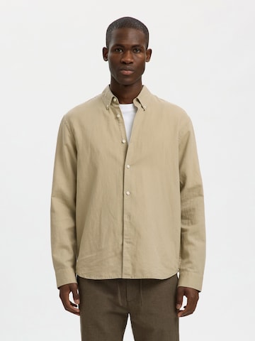 SELECTED Regular fit Button Up Shirt 'SLHCLAY' in Beige: front