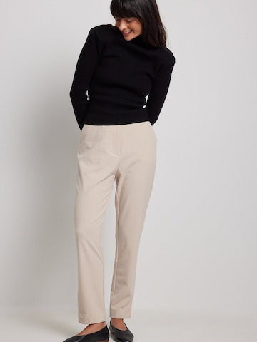 NA-KD Regular Broek in Beige: voorkant