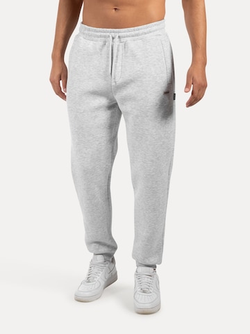 Smilodox Tapered Broek in Grijs: voorkant