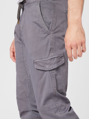 INDICODE JEANSTapered Cargo hlače 'Levy' - siva boja