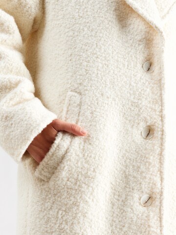 IRO Between-seasons coat 'FARIA' in White
