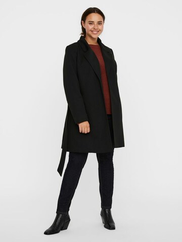 Vero Moda Curve Mantel in Schwarz