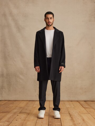 DAN FOX APPAREL Between-seasons coat 'Frederik' in Black