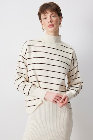 Touche Prive Trui in Beige: voorkant