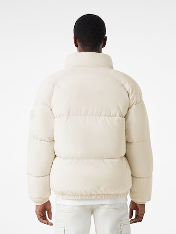 BershkaZimska jakna - bijela boja