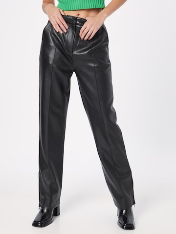 Regular Pantalon à plis Han Kjøbenhavn en noir : devant