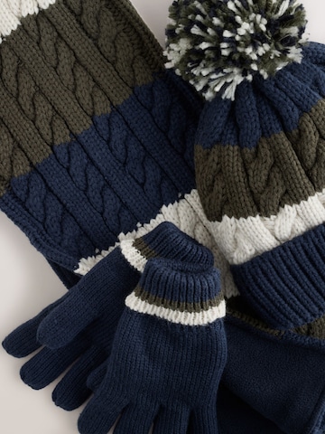 Next Set: Mütze, Schal und Handschuhe in Blau