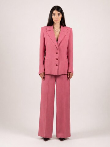 Tailleur di Amarilde in rosa