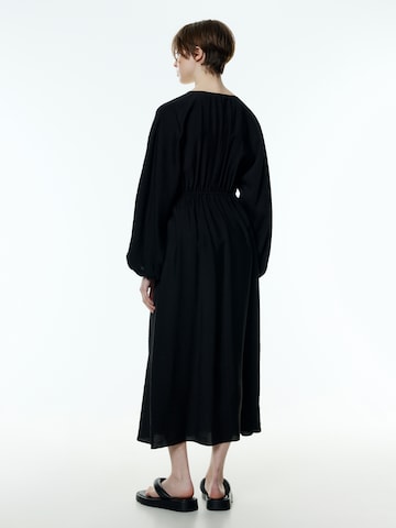 EDITED Šaty 'Xue' – černá