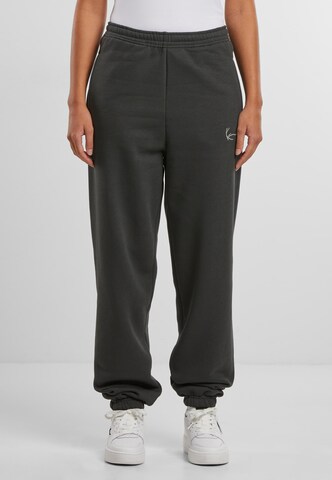 Tapered Pantaloni di Karl Kani in nero