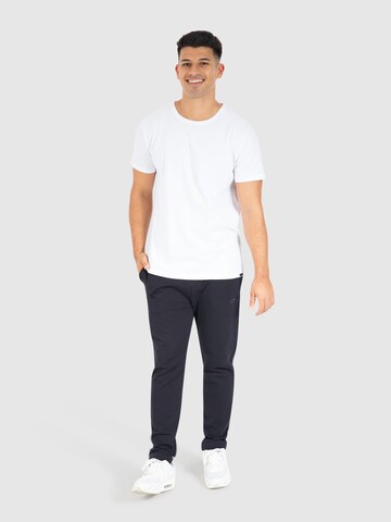 Smilodox T-Shirt 'Karry' in Weiß