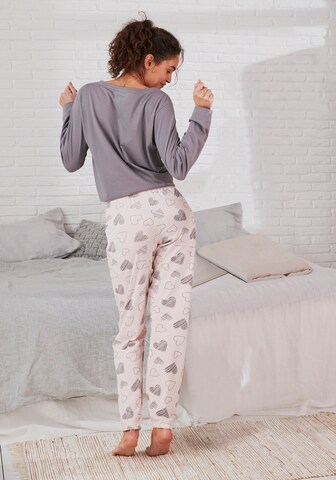 VIVANCE Pyjama 'Dreams' in Grau