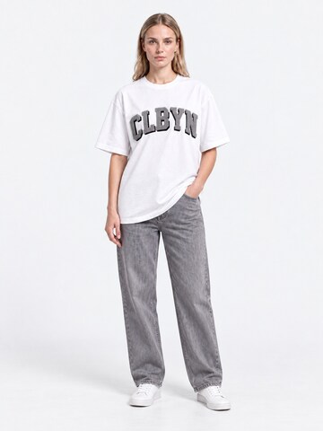 Maglietta 'CLBYN® Premium T-Shirt' di CLBYN® in bianco