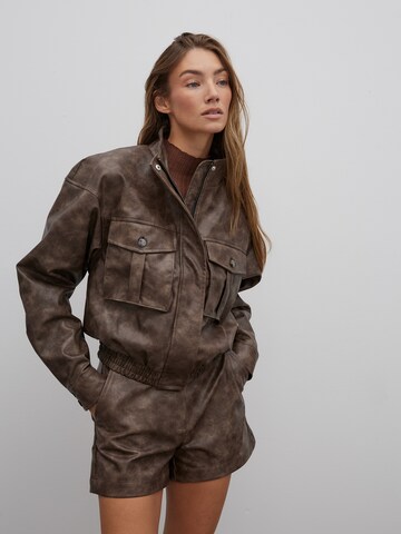 Giacca di mezza stagione di RÆRE by Lorena Rae in marrone: frontale
